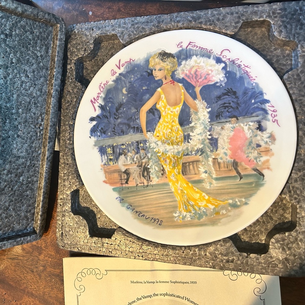 D'arceau-limoges Vintage Les Femmes Du Siecle Collector's Plate 1943